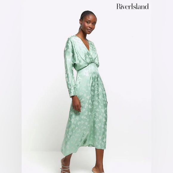 River Island Dresses & Skirts - River Island  Midi Dress size 8 BRAND NEW